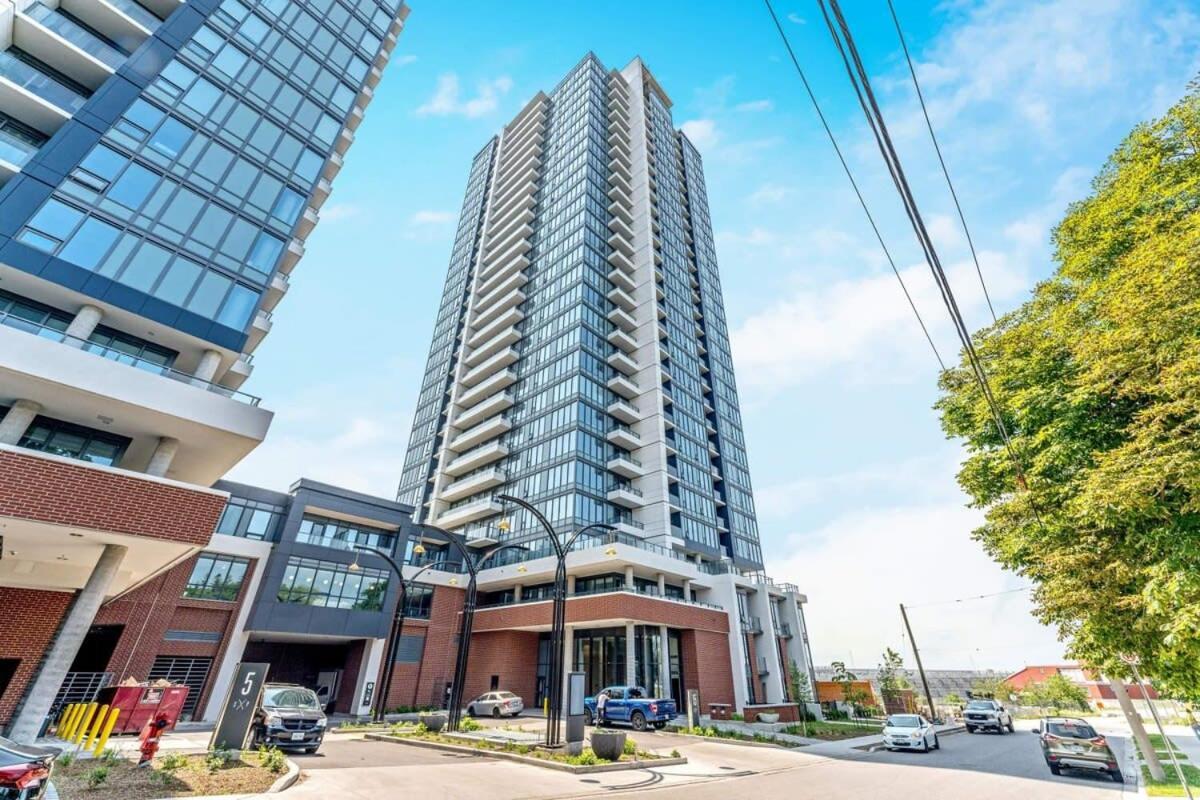 Stylish 2Br Condo - Balcony - Stunning City View Kitchener Exterior foto